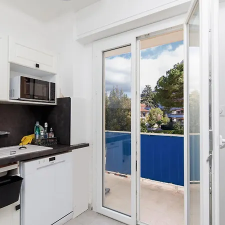 Blue Serenity 6p Apartment Cannes